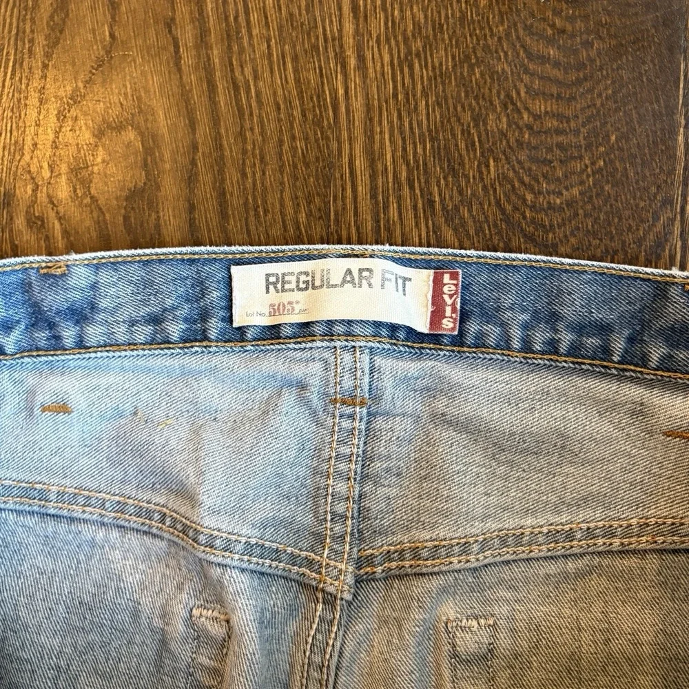 Vintage Levi's 505 Jeans Mens 38x32 Blue Pockets Regular Fit Denim Light Wash